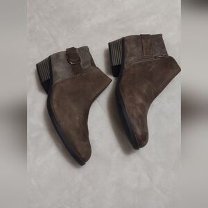 Clarks shoes for women size 9.5
